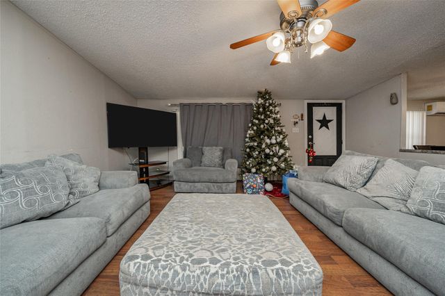 9626 Creek Vista Lane, Willis, TX 77378