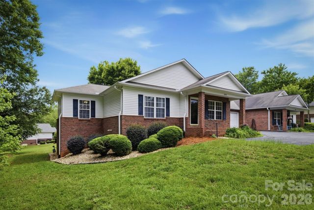 2523 26th Avenue NE, Hickory, NC 28601