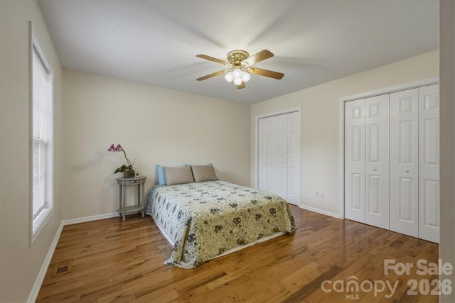 2523 26th Avenue NE, Hickory, NC 28601