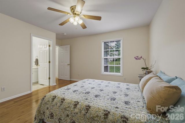 2523 26th Avenue NE, Hickory, NC 28601
