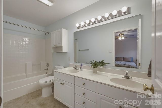 2523 26th Avenue NE, Hickory, NC 28601