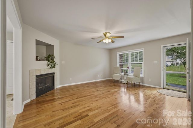 2523 26th Avenue NE, Hickory, NC 28601
