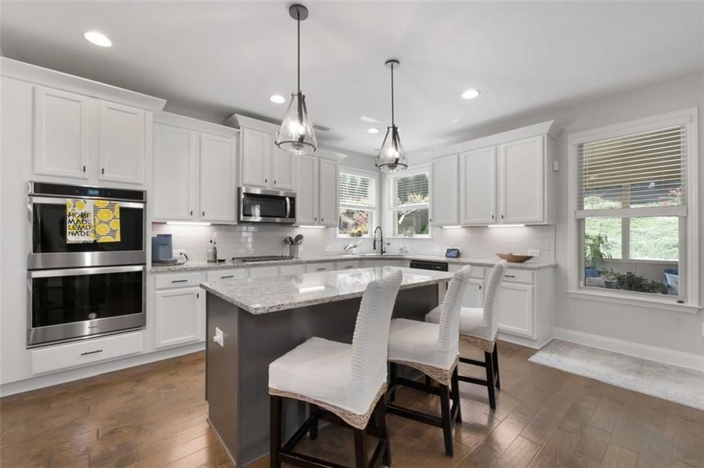Image 18 of property listing at 6910 Concord Brook Lane, Cumming, GA 30028