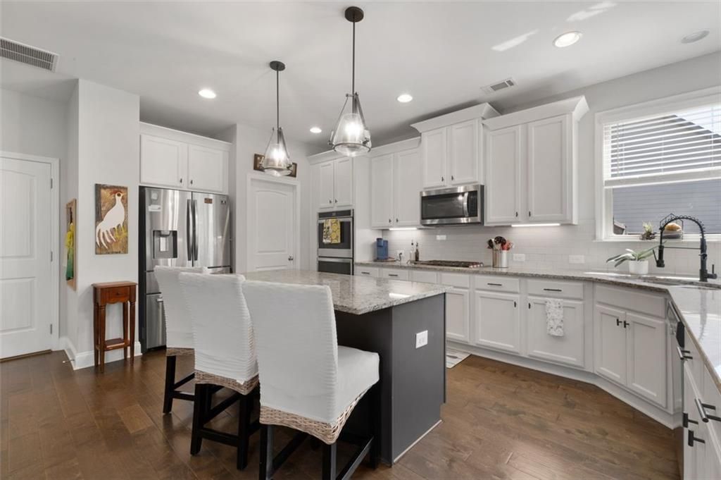 Image 19 of property listing at 6910 Concord Brook Lane, Cumming, GA 30028