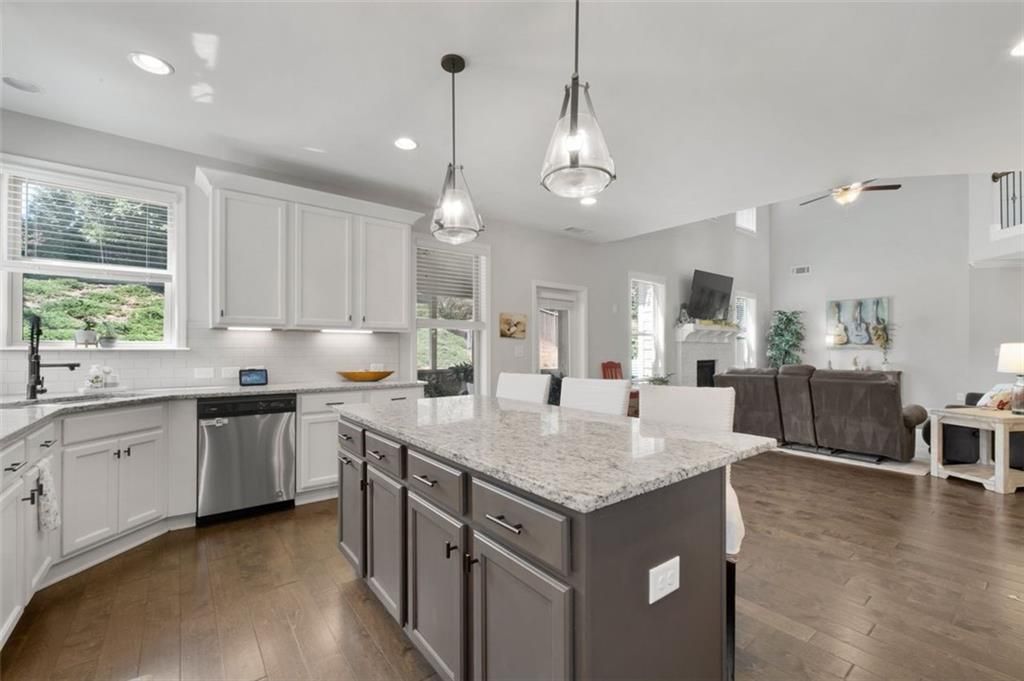 Image 21 of property listing at 6910 Concord Brook Lane, Cumming, GA 30028