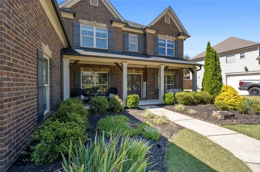 Image 3 of property listing at 6910 Concord Brook Lane, Cumming, GA 30028