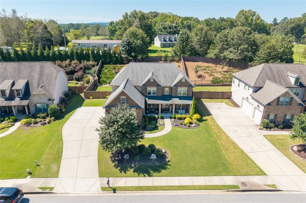 Image 46 of property listing at 6910 Concord Brook Lane, Cumming, GA 30028