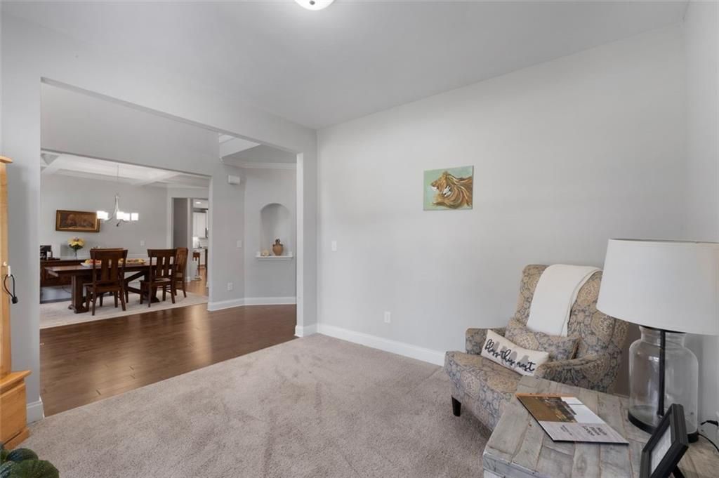 Image 9 of property listing at 6910 Concord Brook Lane, Cumming, GA 30028