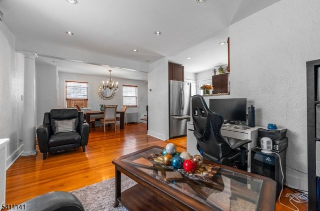 288 Sussex Rd, Wood-ridge Boro, NJ 07075