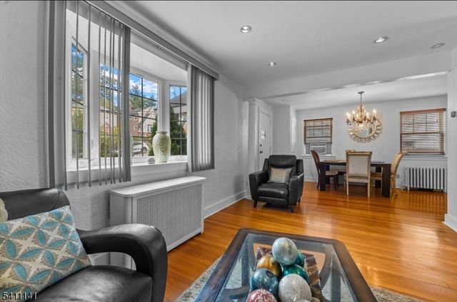 288 Sussex Rd, Wood-ridge Boro, NJ 07075