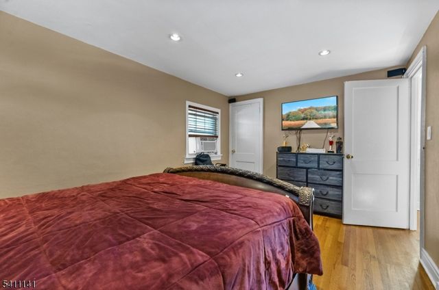 288 Sussex Rd, Wood-ridge Boro, NJ 07075