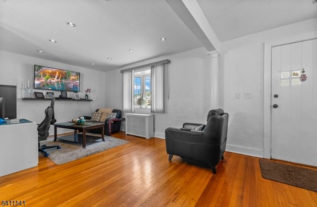 288 Sussex Rd, Wood-ridge Boro, NJ 07075