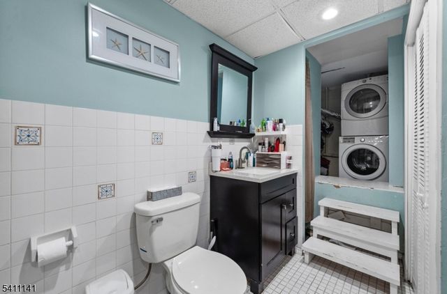 288 Sussex Rd, Wood-ridge Boro, NJ 07075