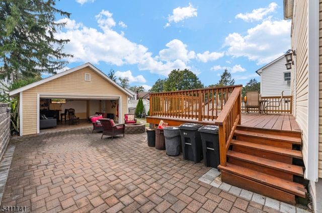 288 Sussex Rd, Wood-ridge Boro, NJ 07075