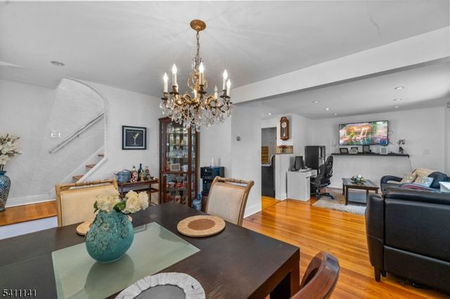 288 Sussex Rd, Wood-ridge Boro, NJ 07075