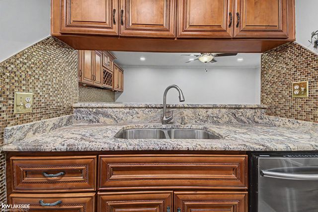 37143 Clubhouse Drive, Sterling Heights, MI 48312