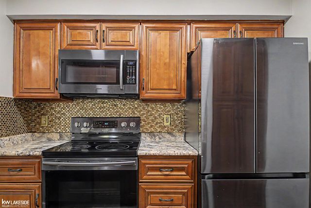 37143 Clubhouse Drive, Sterling Heights, MI 48312
