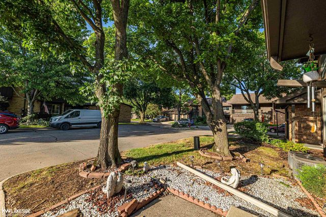 37143 Clubhouse Drive, Sterling Heights, MI 48312