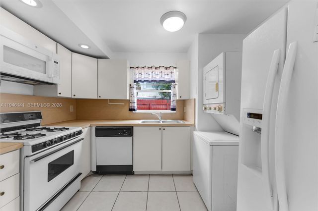 10915 SW 71st St, Miami, FL 33173