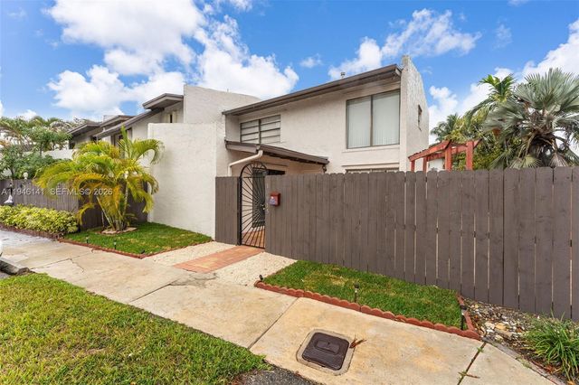 10915 SW 71st St, Miami, FL 33173