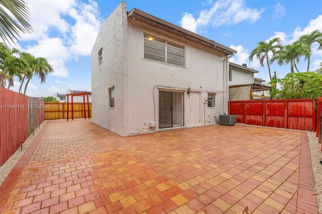 10915 SW 71st St, Miami, FL 33173