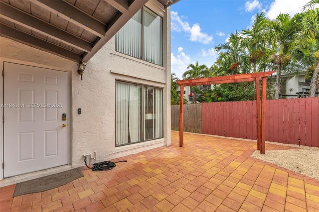 10915 SW 71st St, Miami, FL 33173