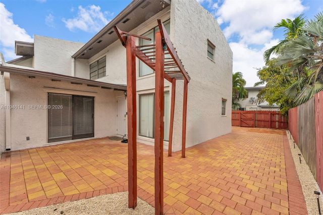 10915 SW 71st St, Miami, FL 33173