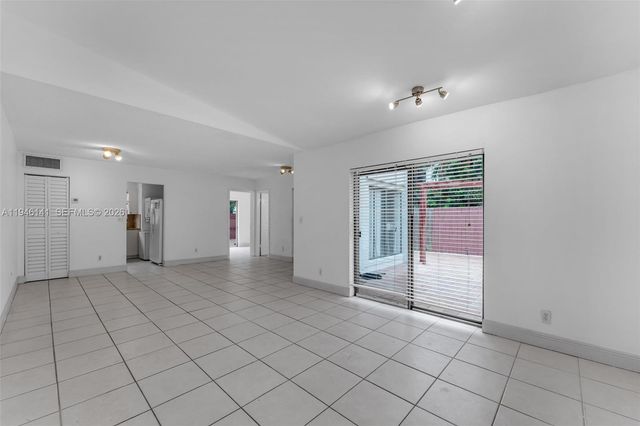 10915 SW 71st St, Miami, FL 33173