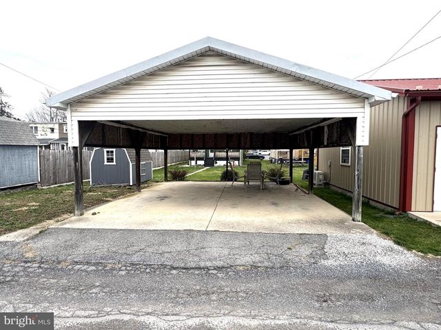 428 S WAYNE ST, Lewistown, PA 17044