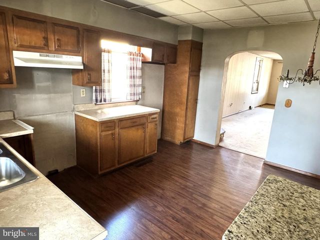 428 S WAYNE ST, Lewistown, PA 17044