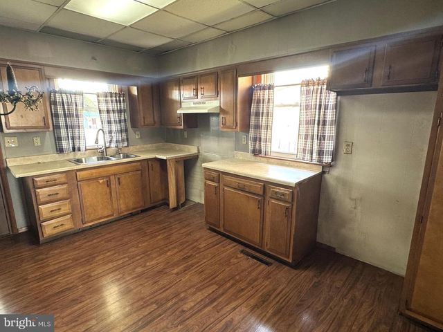 428 S WAYNE ST, Lewistown, PA 17044