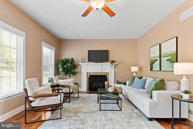 8 BAYBERRY RD, Carlisle, PA 17013