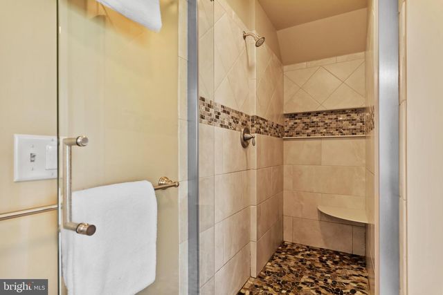 8 BAYBERRY RD, Carlisle, PA 17013