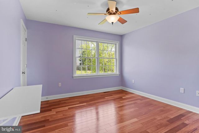 8 BAYBERRY RD, Carlisle, PA 17013