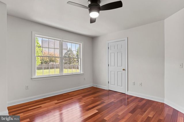 8 BAYBERRY RD, Carlisle, PA 17013