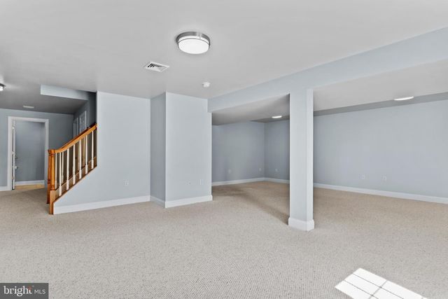 8 BAYBERRY RD, Carlisle, PA 17013