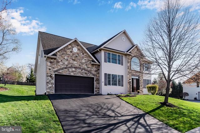 8 BAYBERRY RD, Carlisle, PA 17013