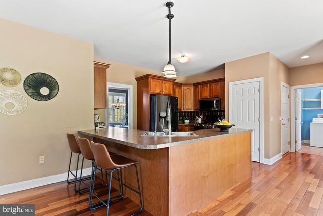 8 BAYBERRY RD, Carlisle, PA 17013