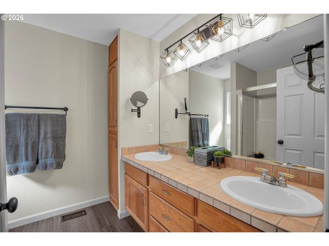 3755 Ne 203RD Ave, Fairview, OR 97024