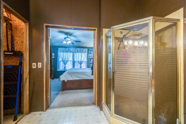438 Saturn Ave, Salina, KS 67401