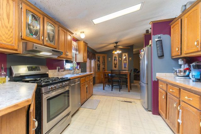 438 Saturn Ave, Salina, KS 67401