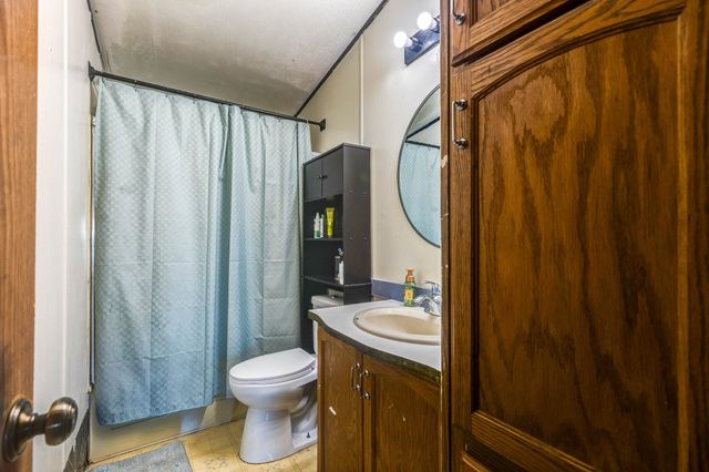 438 Saturn Ave, Salina, KS 67401