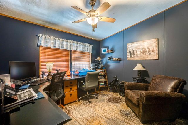 438 Saturn Ave, Salina, KS 67401