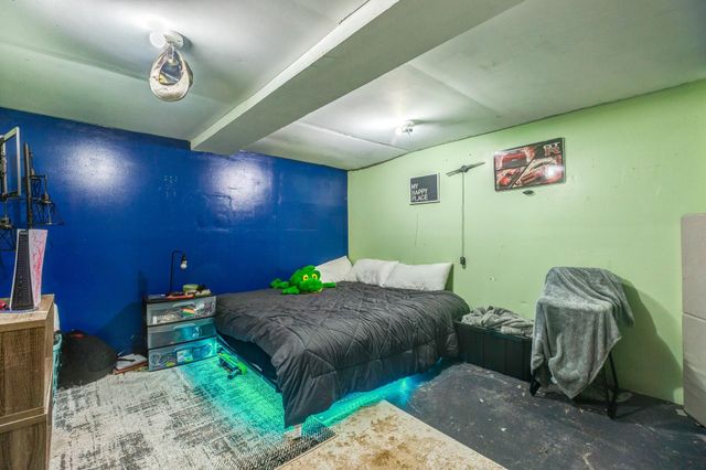 438 Saturn Ave, Salina, KS 67401