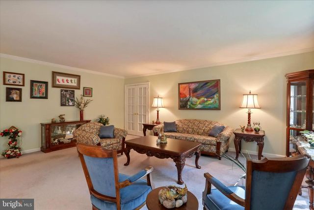9387 COVENANT HILL LN, Marshall, VA 20115