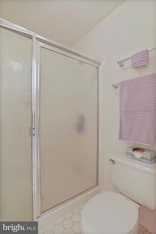 9387 COVENANT HILL LN, Marshall, VA 20115