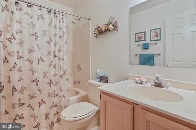 9387 COVENANT HILL LN, Marshall, VA 20115