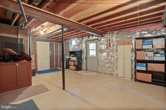 9387 COVENANT HILL LN, Marshall, VA 20115