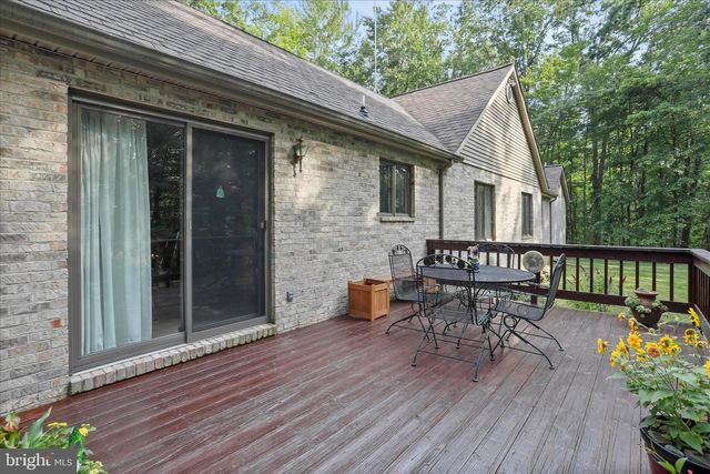 9387 COVENANT HILL LN, Marshall, VA 20115