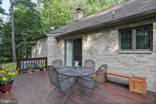 9387 COVENANT HILL LN, Marshall, VA 20115